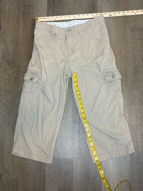 Lee Beige/Off-White Cargo Capris with Floral Waistband